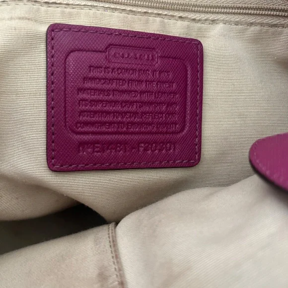 Coach Peyton Leather Zip Top Tote Berry w/ contrasting Signature “C” side panels - Picture 6 of 14